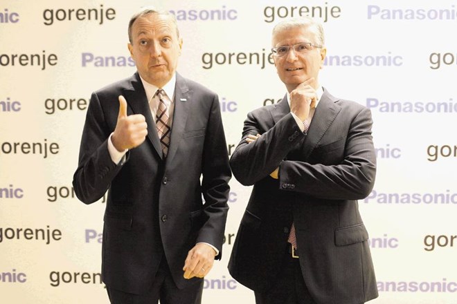 Predsednik upravnega odbora  Panasonic Europe Laurent Abadie (levo) in predsednik uprave Gorenja Franjo Bobinac (desno) 