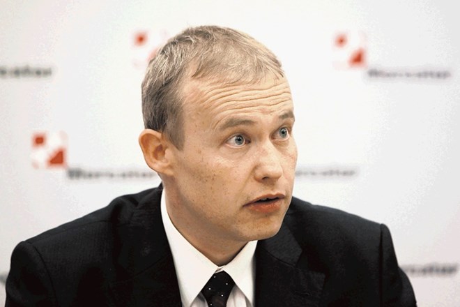 Dr. Matej Lahovnik  profesor ekonomije 