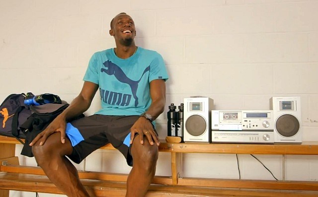Usain Bolt se med treningi uči tudi ruščino. (Foto: youtube) 