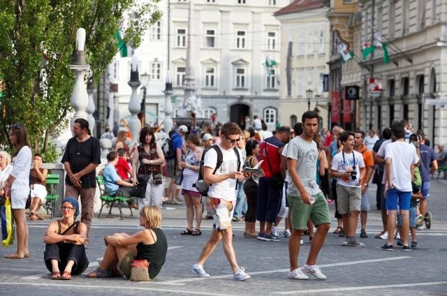 V Ljubljani je v poletnih mesecih veliko turistov. 