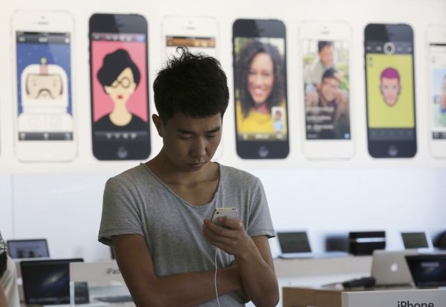 Na nov iPhone so pred Applovo trgovino v New Yorku pripravljeni čakati tudi dva tedna