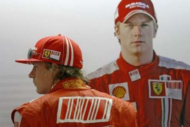 Kimi Räikkönen bo znova dirkal odet v rdeča oblačila. (Foto: Reuters) 