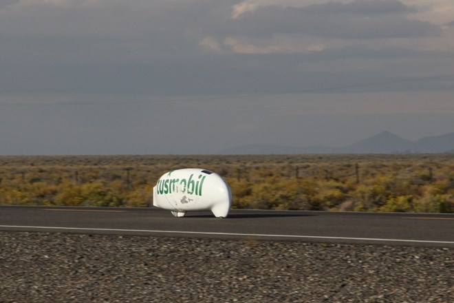 Z vozilom na človeški pogon dosegli hitrostni rekord 133 kilometrov na uro