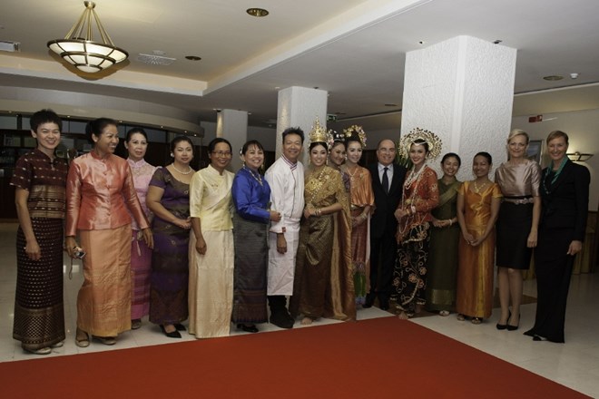 Tajska ekipa in med njimi tajski kuharski zvezdnik McDang; Marino Antolovič, glavni izvršni direktor LifeClass hotelov; Lea...