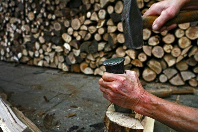 Ceneni kotli na drva povečujejo onesnaženje