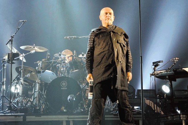 Peter Gabriel na aktualni turneji preigrava album So – od začetka do konca. 