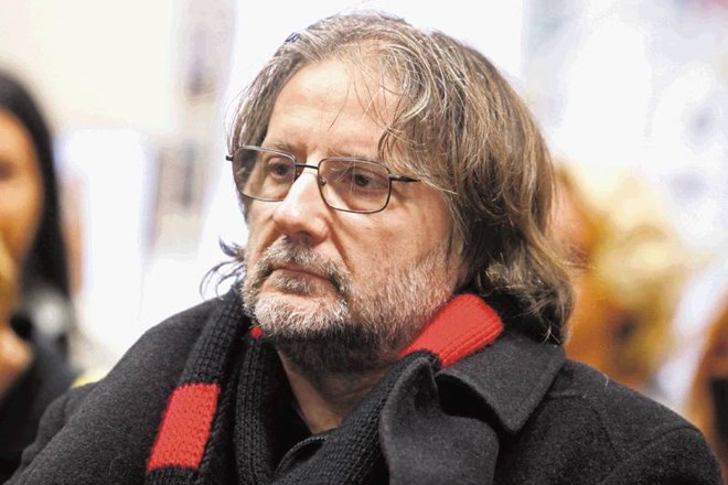 Vinko Möderndorfer je bil s svojim zadnjim romanom Balzacov popek tudi kandidat za nagrado modra ptica. 
