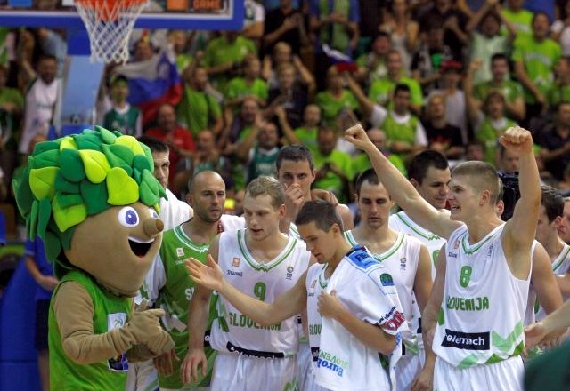 Veliko vlogo pri promociji prvenstva v Sloveniji je odigrala maskota Lipko, ki je pred in med prvenstvom obiskovala številne...