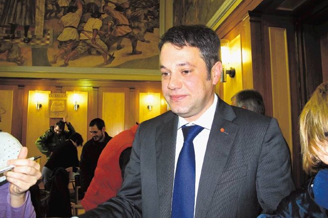 Župan Matej Arčon je v zadnjih dneh tarča številnih anonimnih očitkov. 