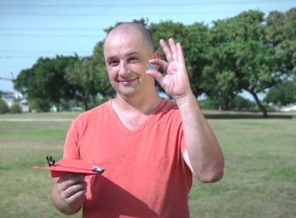 Kickstarter: Odslej bo vsako papirnato letalo blestelo v zraku (video)