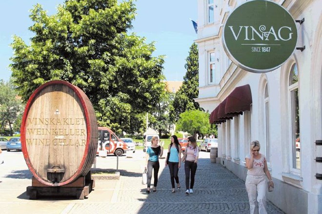 V Vinagu trdijo, da je položaj predsednika uprave prevzel Marko Klemenčič. V resnici finančno izčrpano vinsko klet še zmeraj...