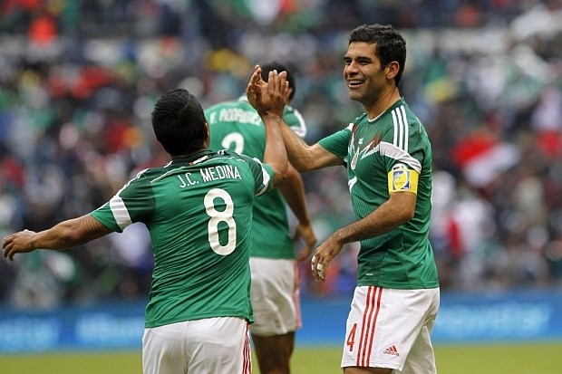 Rafa Marquez (desno) je pred junijskim svetovnim prvenstvom prepričan, da se lahko Mehika v Braziliji dobro odreže. (Foto:...