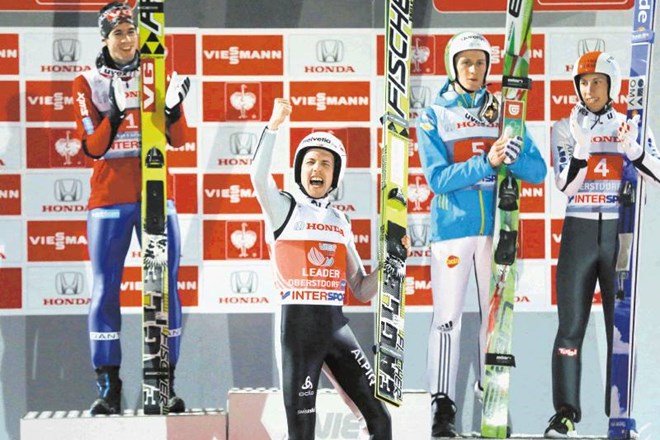 Junaki uvodne tekme 62. novoletne turneje v Oberstdorfu (z leve): drugouvrščeni Norvežan Anders Bardal, zmagovalec Švicar...