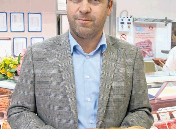 Direktor KZ  Sevnica Borut Florjančič opozarja, da bi morali z razpisi za dobavo živil šolam in drugim javnim ustanovam...