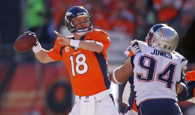 Peyton Manning nadaljuje z izvrstnimi predstavami, moštvo Denverja pa je včeraj popeljal še na Super Bowl. (Foto: Reuters /...
