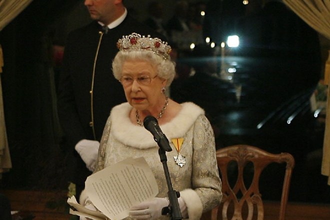Kraljica Elizabeta II med obiskom v Sloveniji.    