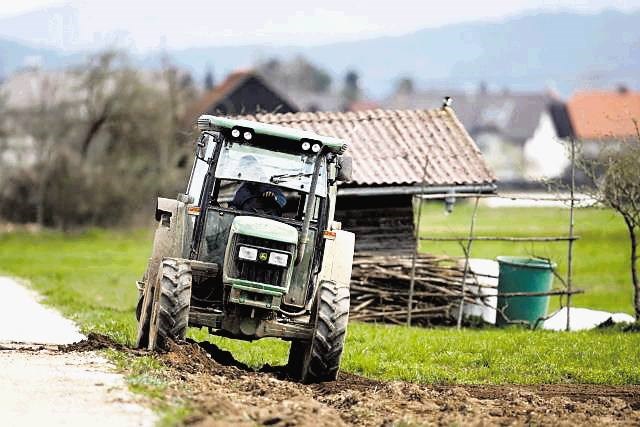 Predlog kmetijskega ministrstva deloma spominja na lansko sporno Černačevo uredbo, ki je dopustila gradnjo enostavnih in...