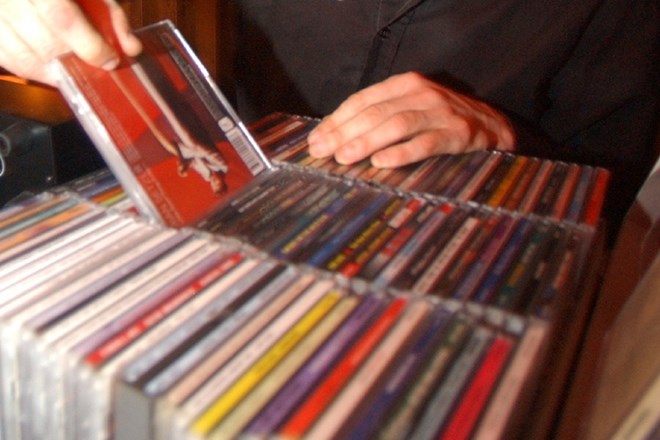 Digitalna prodaja pri Universal Music presegla nosilce zvoka