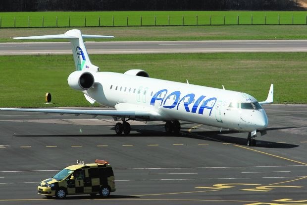 KPK: Adria Airways je netransparentno in arbitrarno podeljevala ugodnejše letalske karte