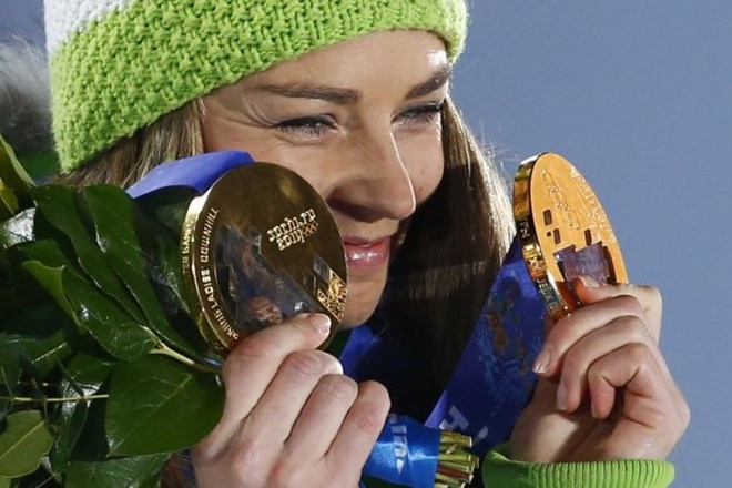 Tina Maze bo za osvojeni zlati medalji prejela 47.600 evrov. (Foto: Reuters) 