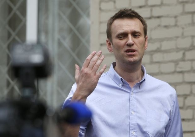 Rusko sodišče za pol leta podaljšalo hišni zapor za Navalnega