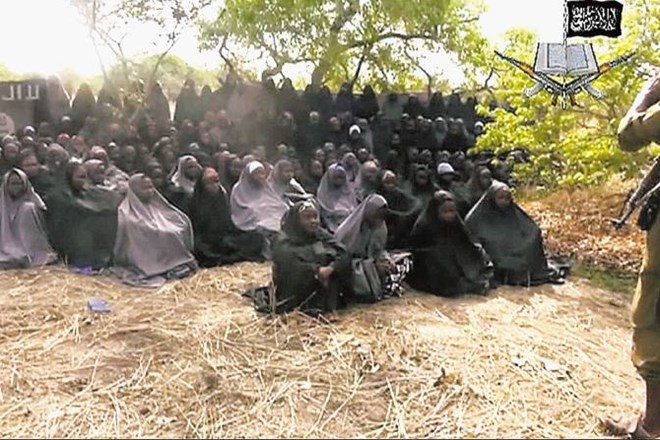 Posnetek ugrabljenih deklet, ki ga je objavila skupina Boko Haram. 
