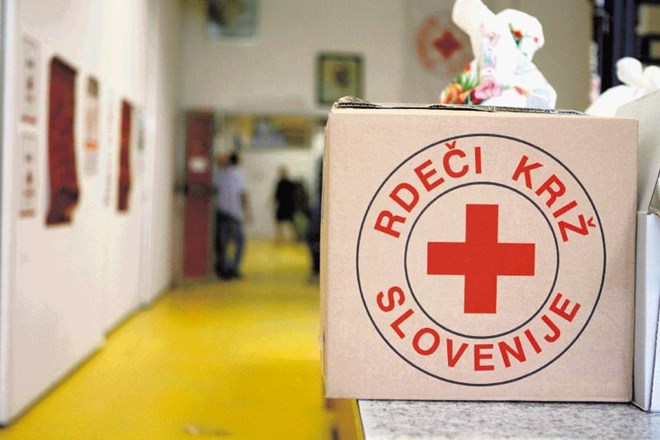 Usihajoče zaloge hrane Rdečega križa Slovenije in Slovenske karitas bodo dopolnili iz državnih blagovnih rezerv.    
