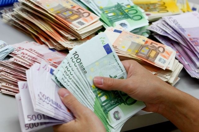 Proračun v petih mesecih s 707 milijoni evrov primanjkljaja