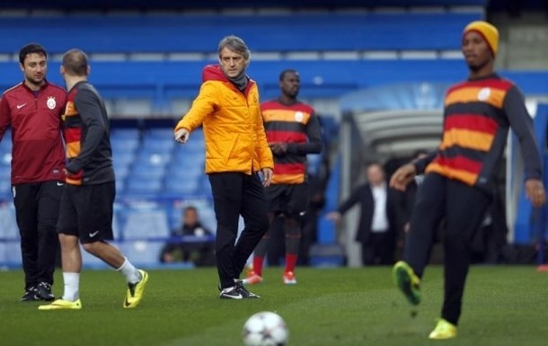 Roberto Mancini ni več trener nogometašev Galatasaraya. (Foto: Reuters) 