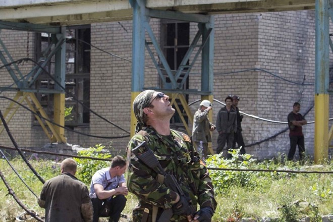 Separatisti na vzhodu Ukrajine sestrelili vojaški helikopter