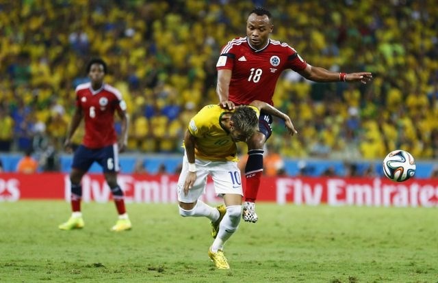 V ključnih trenutkih tekme se je poškodoval zvezdnik selecaa Neymar. Zanj je prvenstva konec. 
