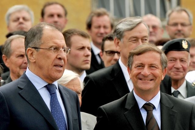 Ruski zunanji minister Sergej Lavrov in slovenski zunanji minister Karl Erjavec. 