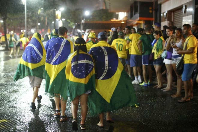 Razočarani brazilski navijači (foto: Reuters) 