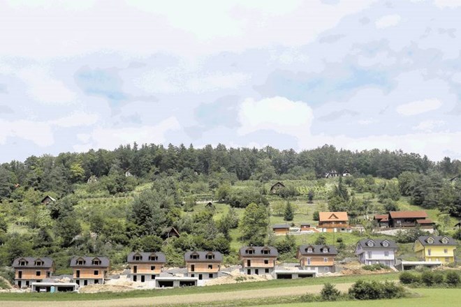 Stanovanjsko naselje osmih hiš v Čagoščah 