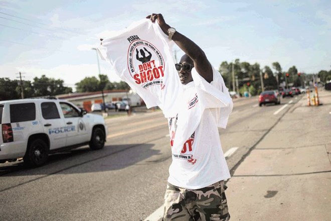 V mestu Ferguson so še vedno protesti zaradi  smrti  temnopoltega najstnika Michaela Browna. Reuters 