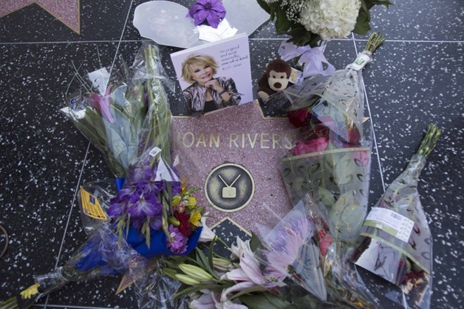 Umrla ameriška kraljica stand-upa Joan Rivers