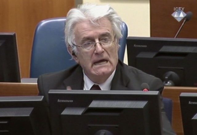 Nekdanji politični voditelj bosanskih Srbov Radovan Karadžić. AP 