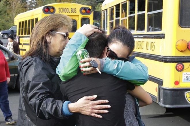 Dijak streljal na sošolce blizu Seattla in se ubil