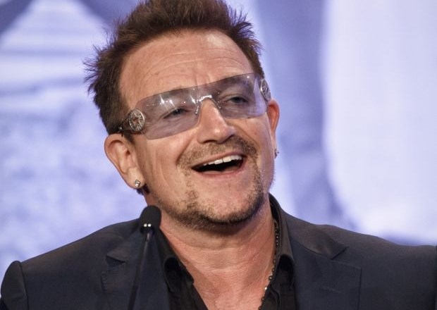 Zasebno letalo skupine U2 med letom izgubilo vrata 
