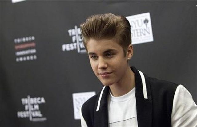 Justin Bieber se je znašel na vrhu Forbesovega seznama največjih zaslužkarjev iz sveta zabave, ki še niso dopolnili 30 let....