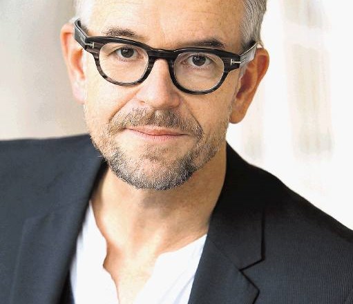 Nemški dramatik in režiser Oliver Reese bo leta 2017 prevzel vodenje gledališča Berliner Ensemble.  Birgit Hupfeld/Schauspiel...