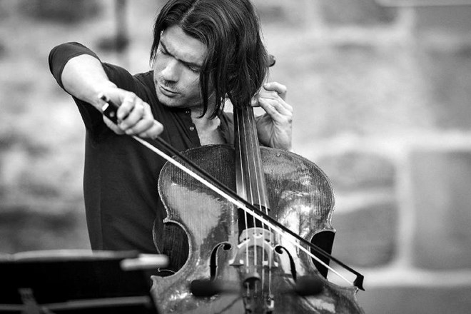 Mladi violončelist Gautier Capuçon se je izkazal za izjemnega glasbenika, čigar slava ni niti malo pretirana. 