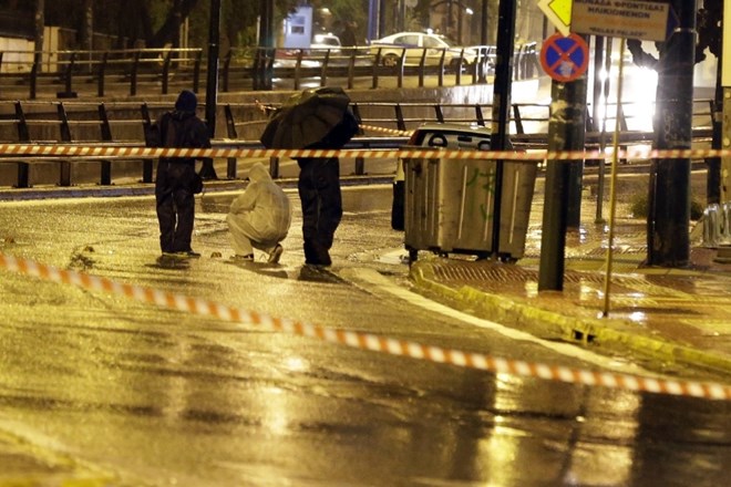 Neznanci streljali na izraelsko veleposlaništvo v Atenah 