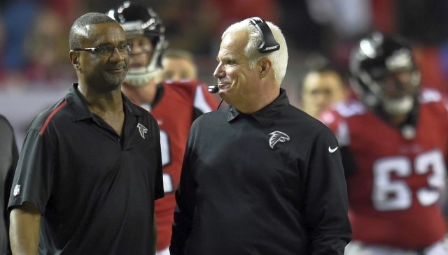Mike Smith po šestih letih ni več trener Atlanta Falcons. (Foto: USA TODAY Sports / Reuters) 