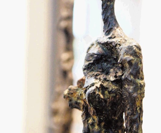 Opus Alberta Giacomettija so najmočneje zaznamovale njegove značilno oblikovane kiparske stvaritve. 