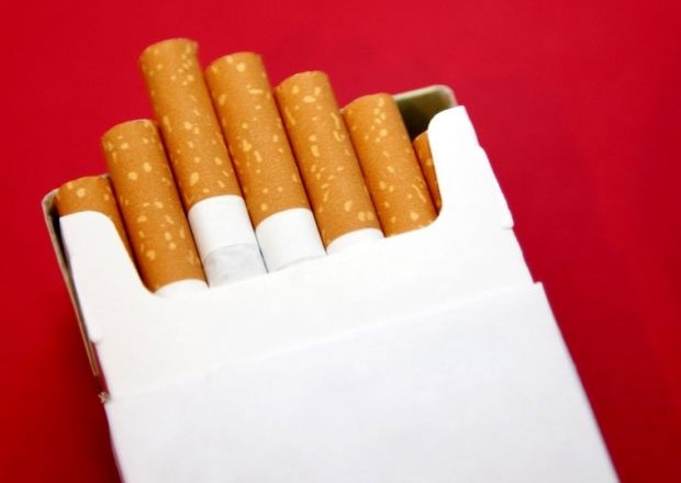V Veliki Britaniji bodo cigaretne škatlice dolgočasne in polne zdravstvenih opozoril