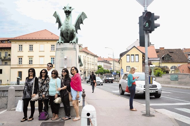 Ljubljana je po mnenju Lonely Planeta eno najprijaznejših, najbolj zelenih evropskih mest, kjer dneve zaznamujeta...