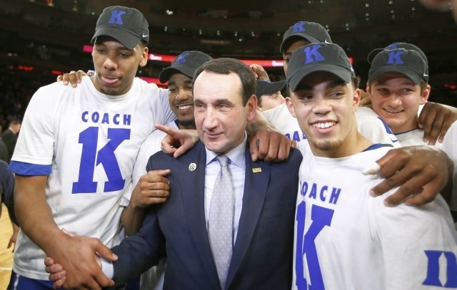 Mike Krzyzewski je s svojimi varovanci Univerze Duke slavil 1000. zmago v ligi NCAA. (Foto: AP) 