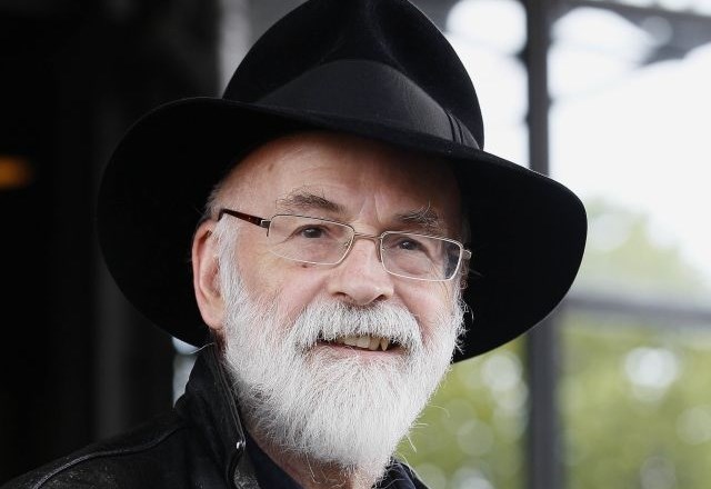 Terry Pratchett je že pred leti dejal, da lahko serijo fantazijskih romanov nadaljuje njegova hči Rhianna. (Foto: AP) 