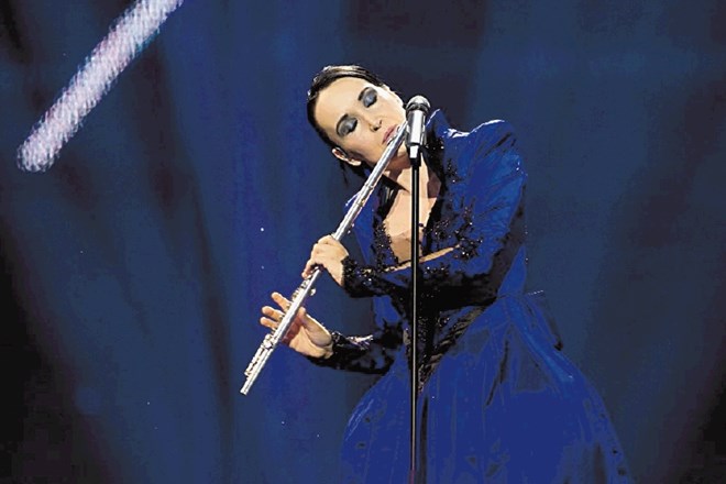 Tinkara Kovač med nastopom na lanski pesmi Evrovizije 
